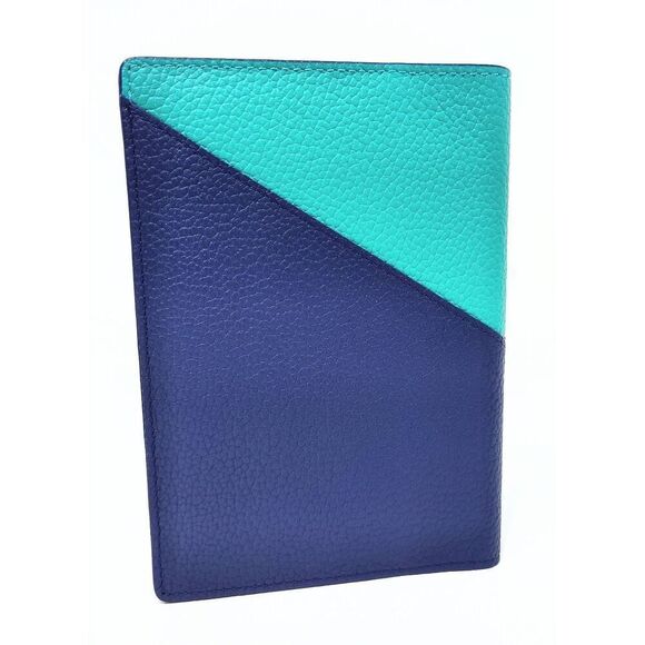 MCM LEATHER TWO COLOR PASSPORT WALLET WITH DUST COVER NEW IN BOX - Picture 7 of 12